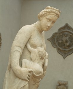 カリタ、1320年頃（大理石）